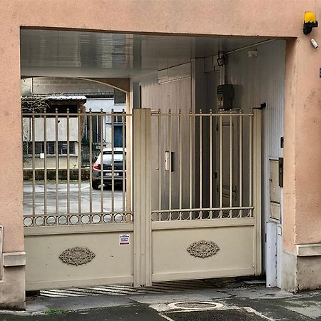 Logement Centre Ville D'Epernay Avec Parking Prive Esterno foto