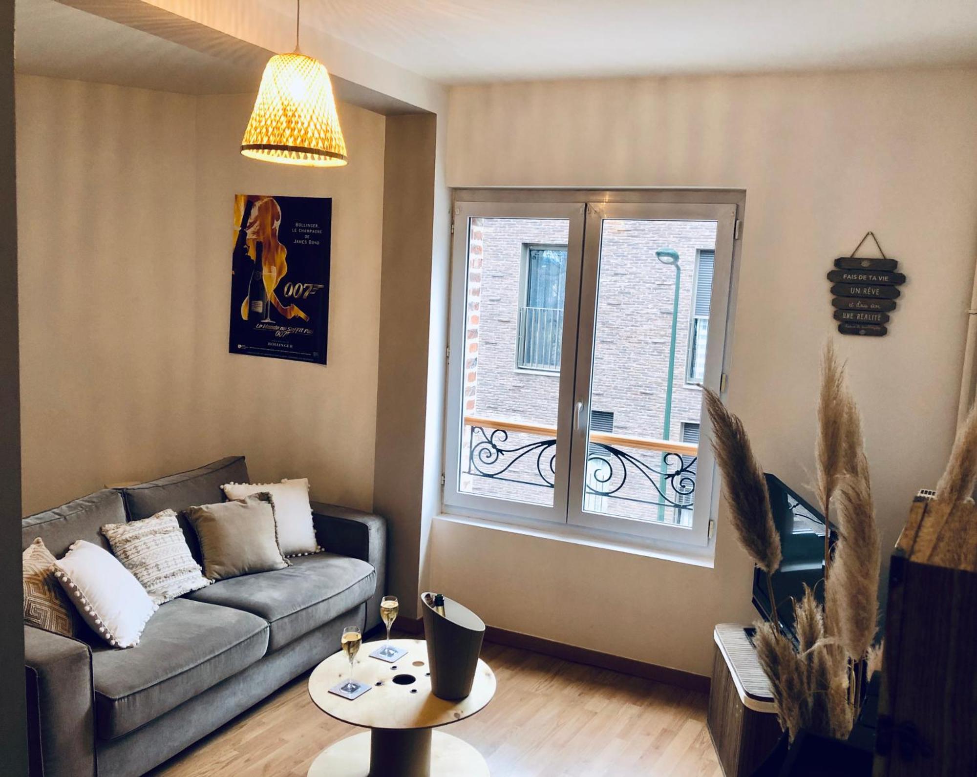 Logement Centre Ville D'Epernay Avec Parking Prive Esterno foto