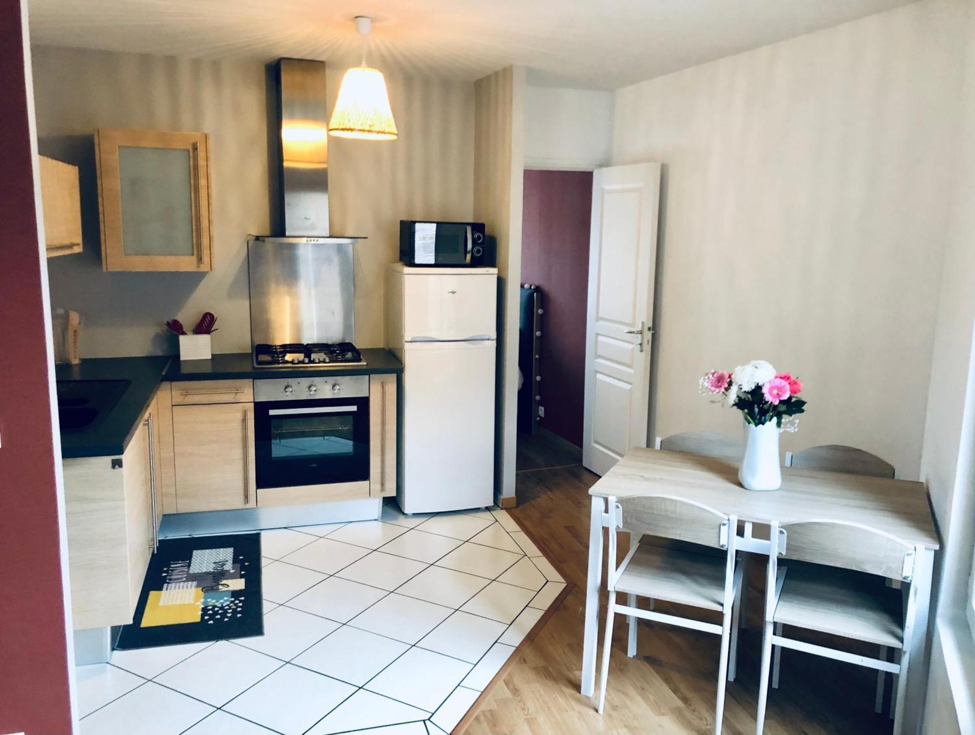 Logement Centre Ville D'Epernay Avec Parking Prive Esterno foto